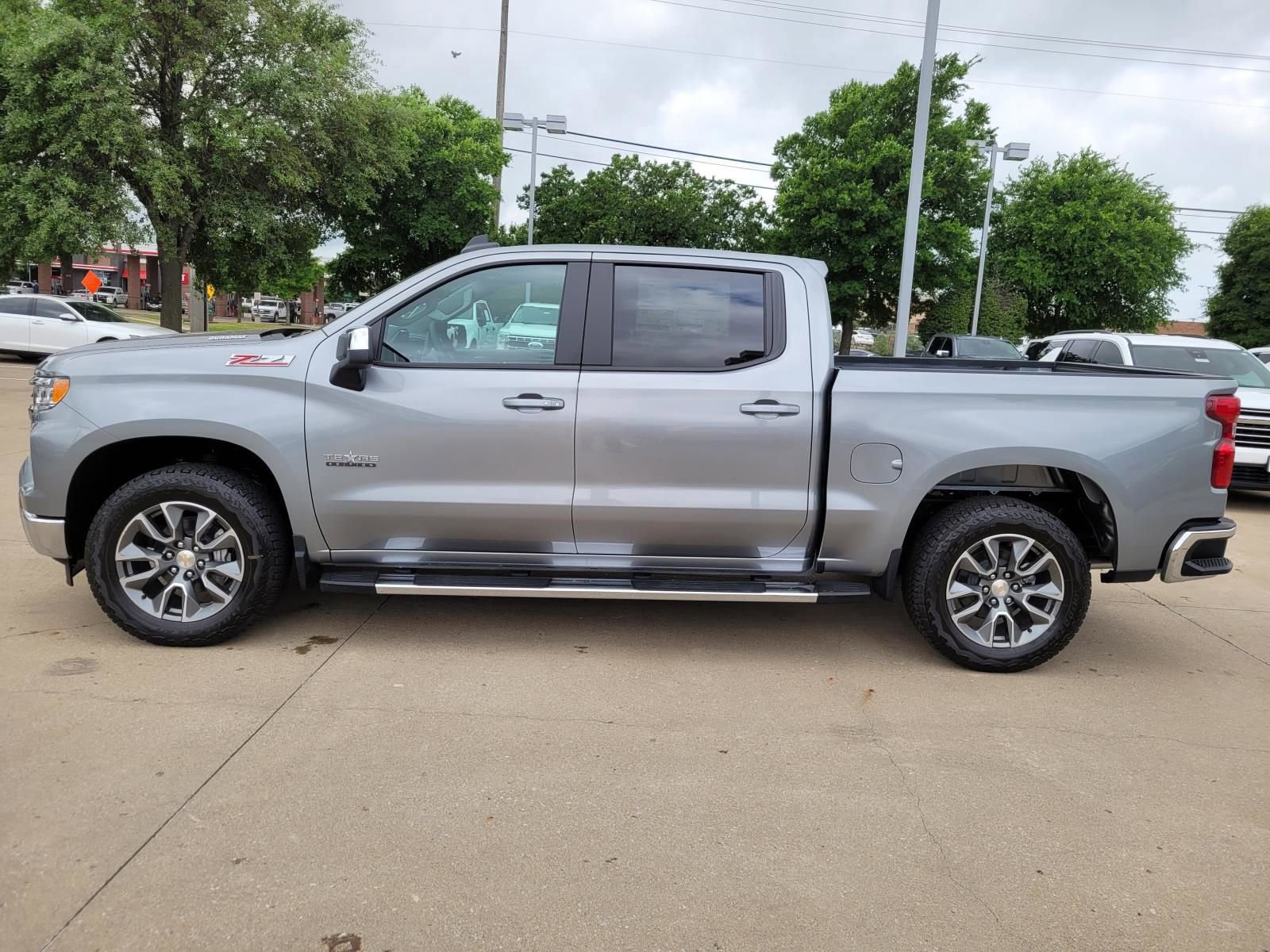 New 2026 Chevrolet Silverado 1500 LT w/ Texas Edition Plus AWD/4WD image 2