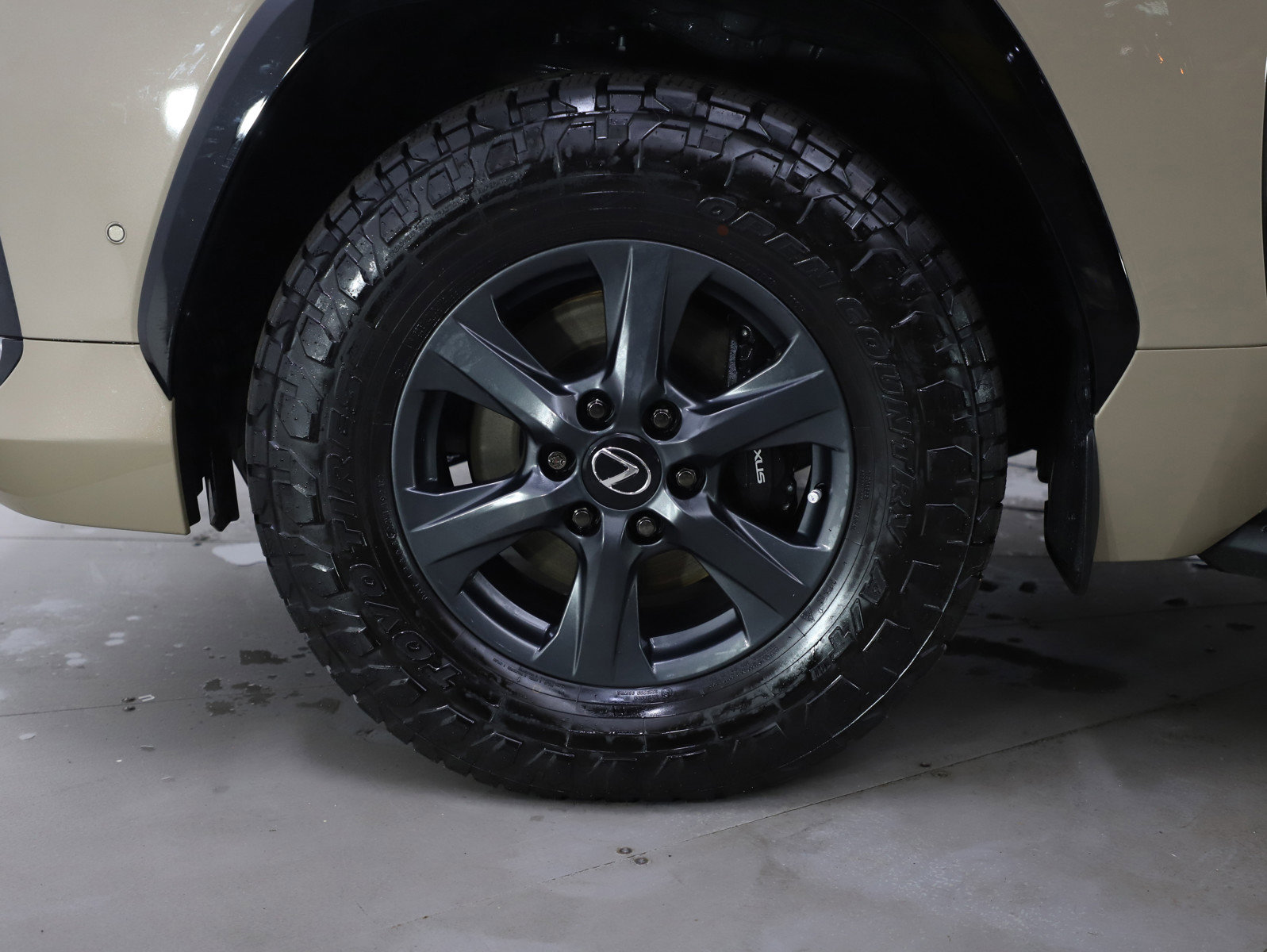 Used 2025 Lexus LX 700h Overtrail AWD/4WD image 27
