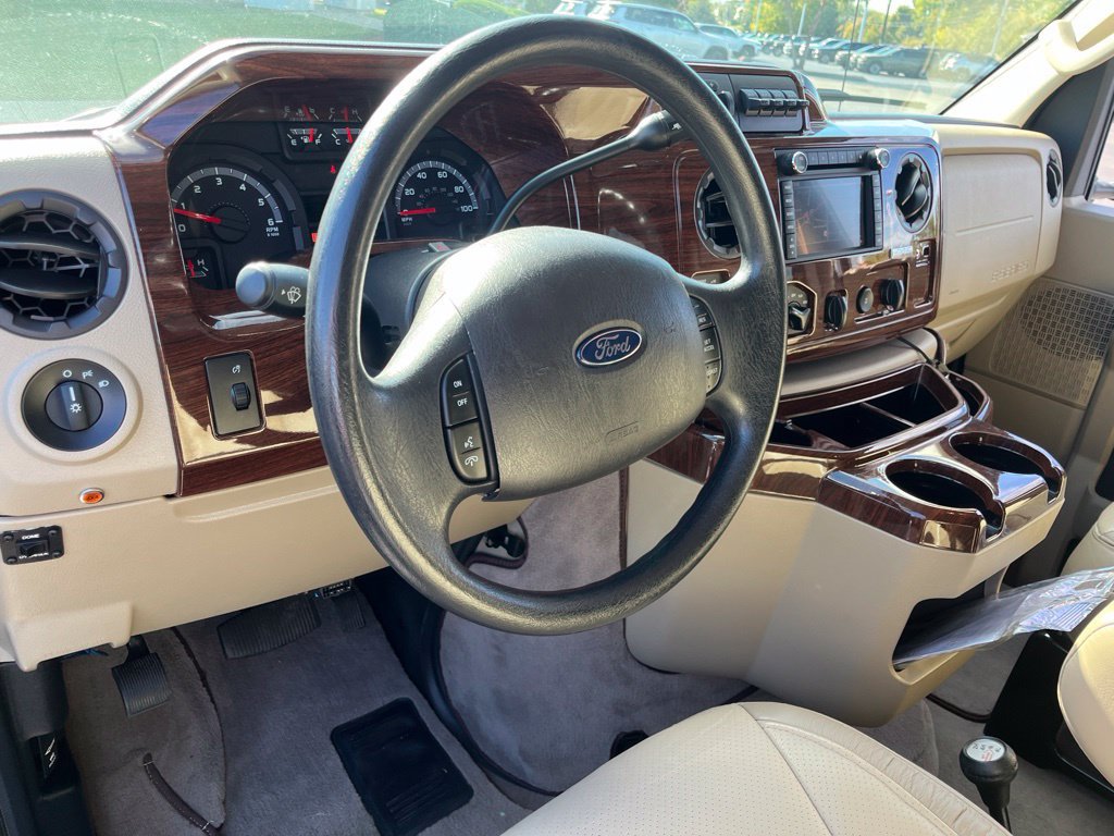 Used 2013 Ford E-350 and Econoline 350 Extended Super Duty w/ Commercial Cargo Van Pkg RWD image 28