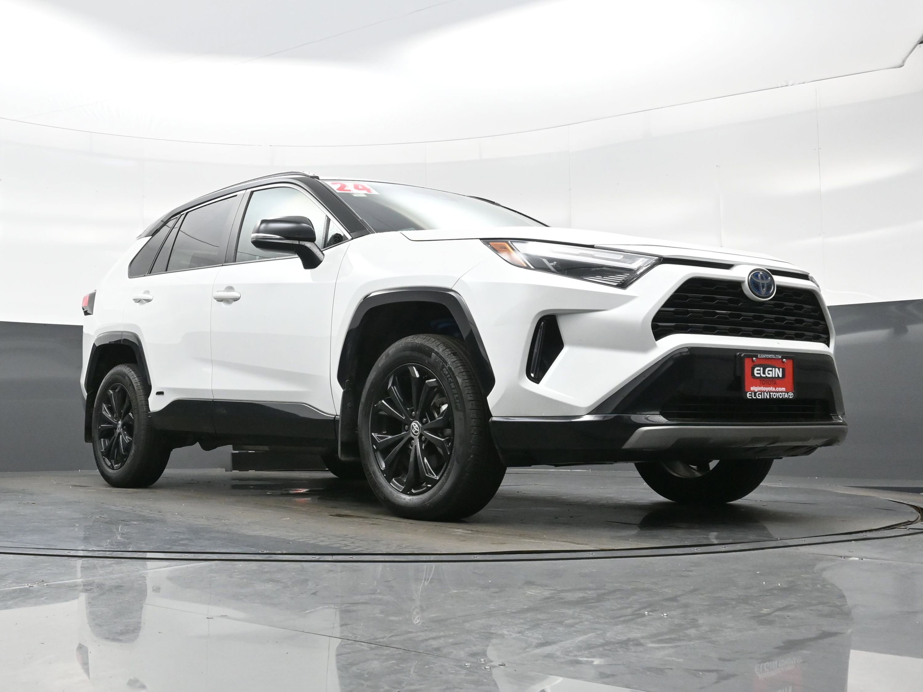 Used 2024 Toyota RAV4 XSE w/ Weather Package image 27