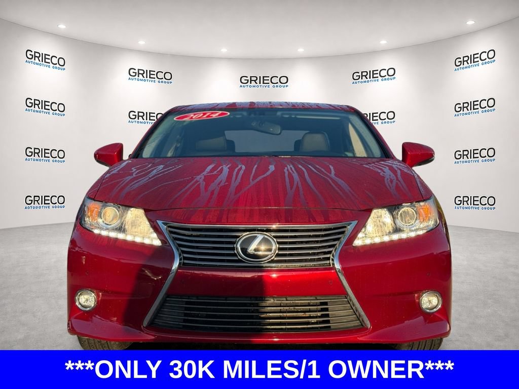 Used 2014 Lexus ES 350 w/ Luxury Package FWD image 2