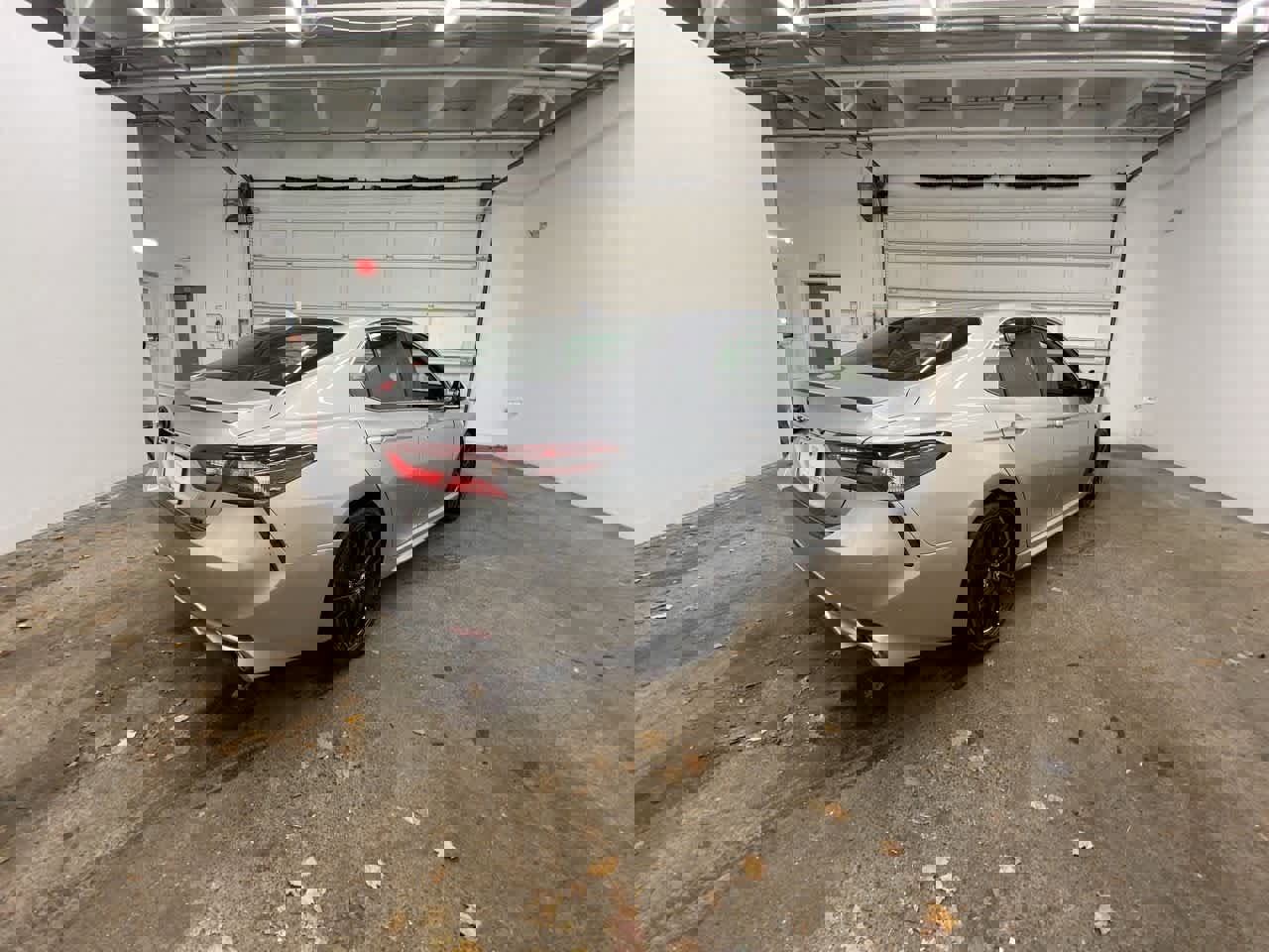 Used 2024 Toyota Camry SE image 6