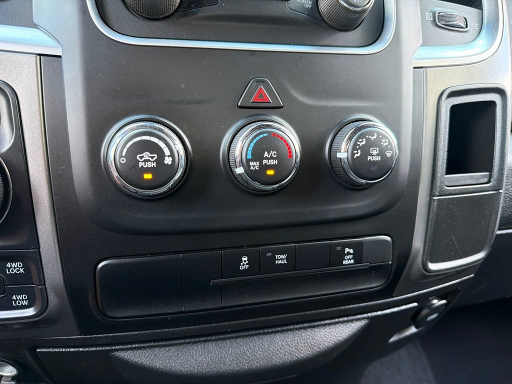 Used 2024 RAM 1500 Warlock AWD/4WD image 12