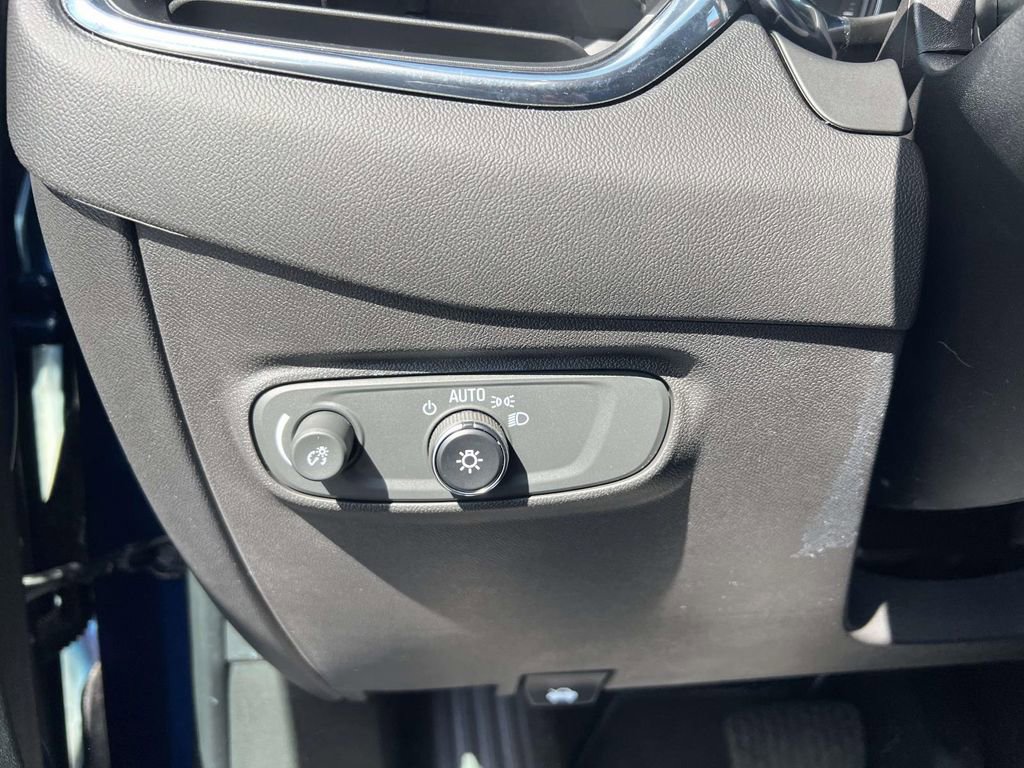 Used 2023 Chevrolet Equinox LT AWD/4WD image 20