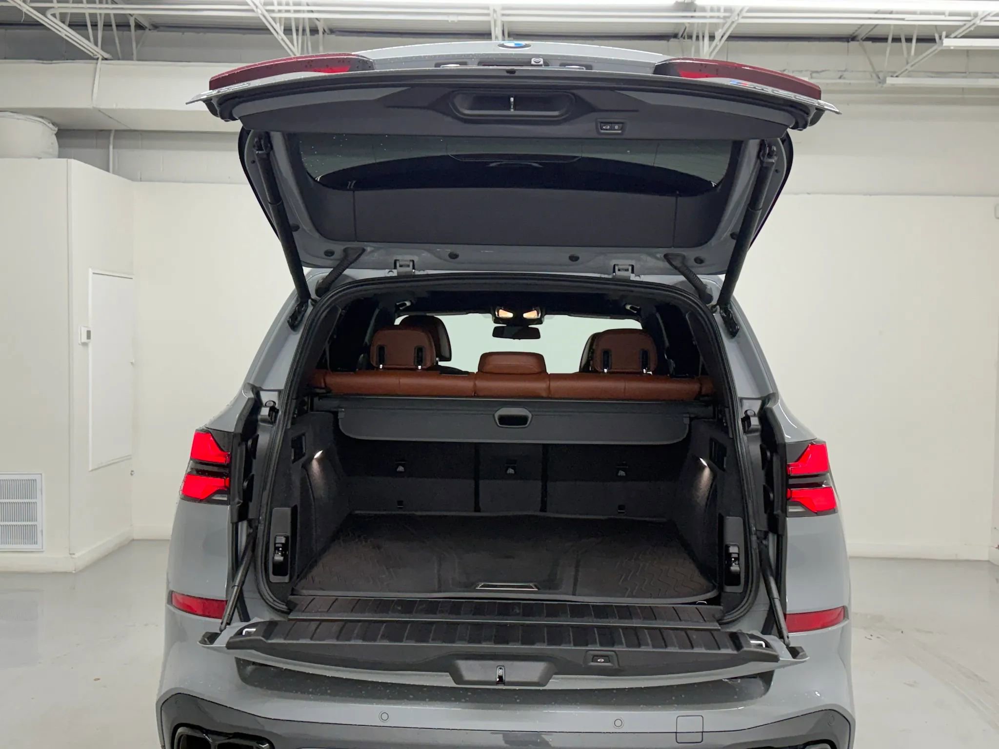 Used 2024 BMW X5 M60i image 38