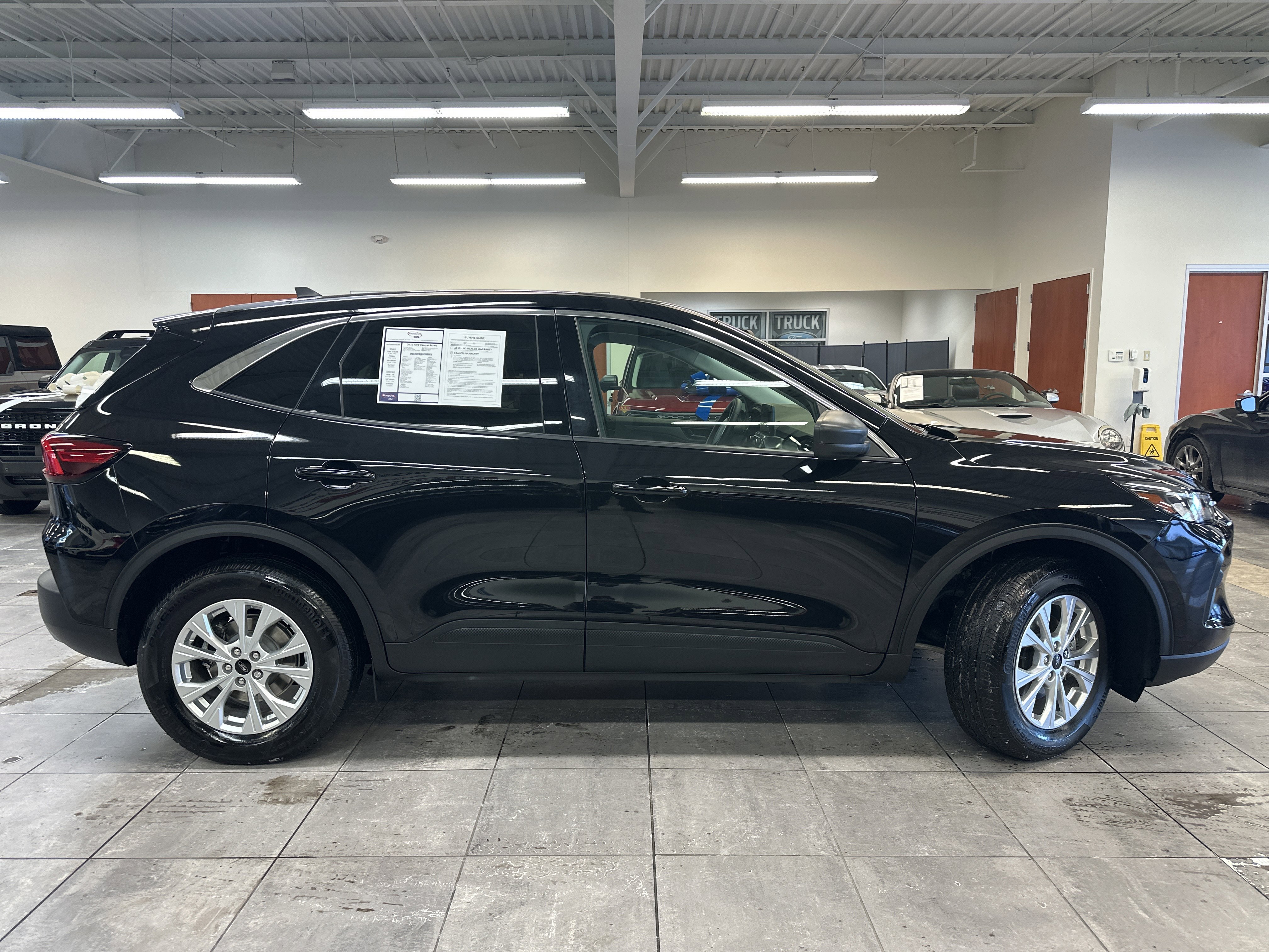 Used 2023 Ford Escape Active image 11