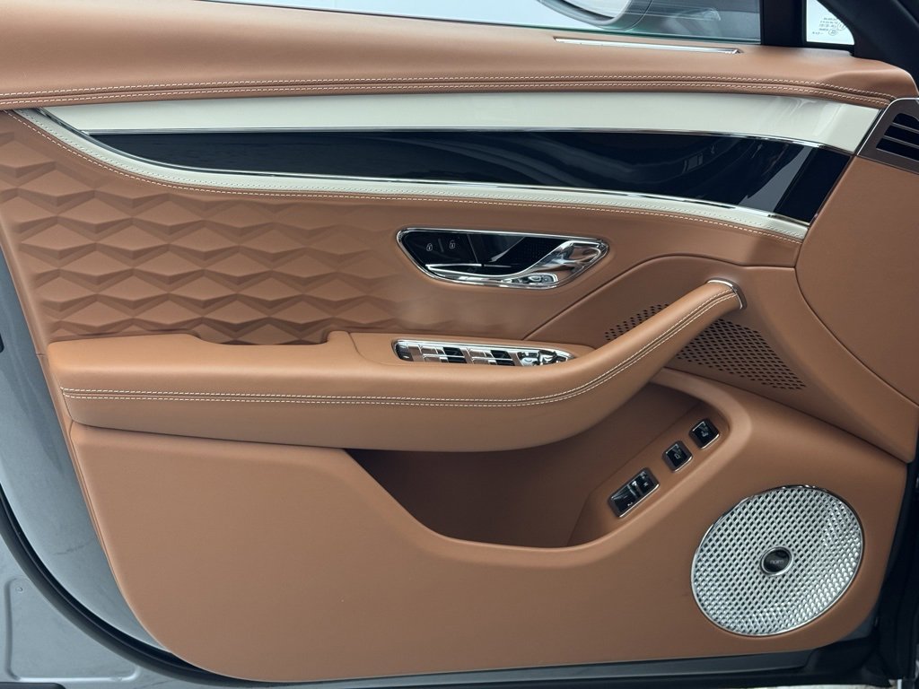 New 2026 Bentley Flying Spur Plug-In Hybrid image 12