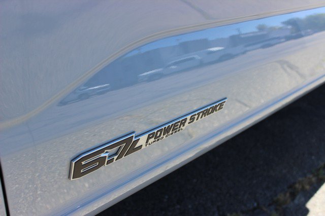 Used 2025 Ford F350 Platinum AWD/4WD image 2