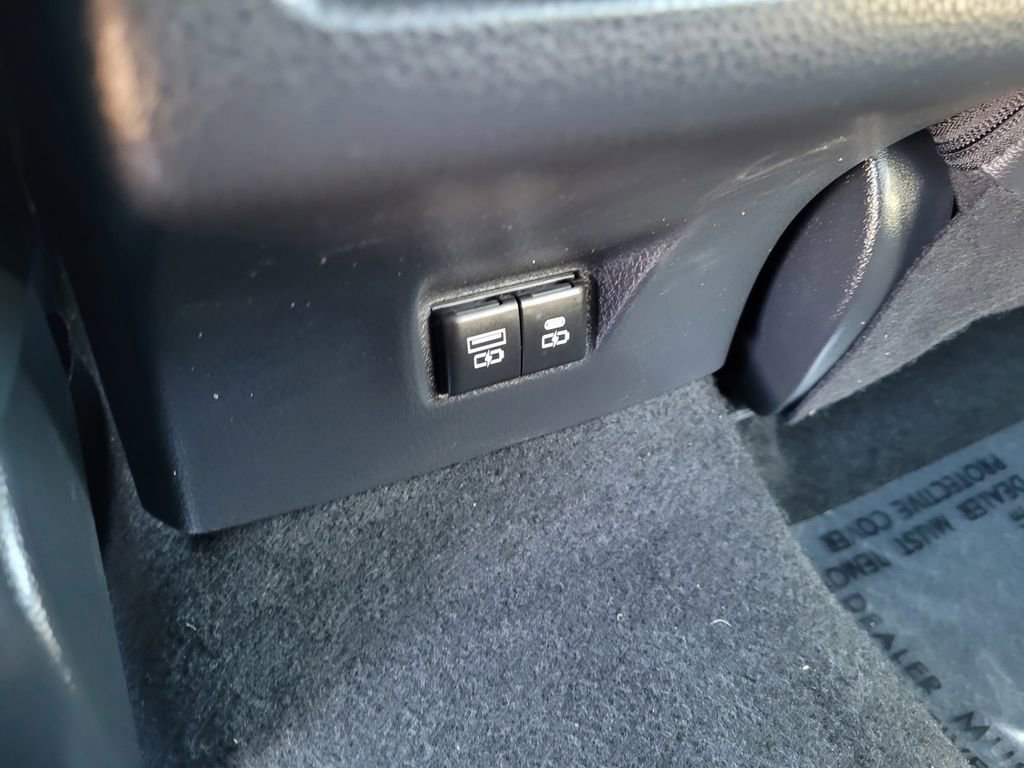 Used 2025 Toyota Camry SE w/ Convenience Package image 9