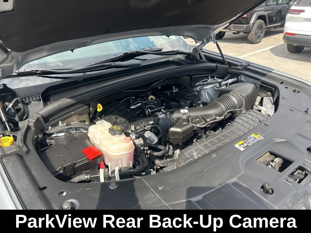 Used 2023 Jeep Grand Cherokee Laredo w/ Luxury Tech Group I image 17