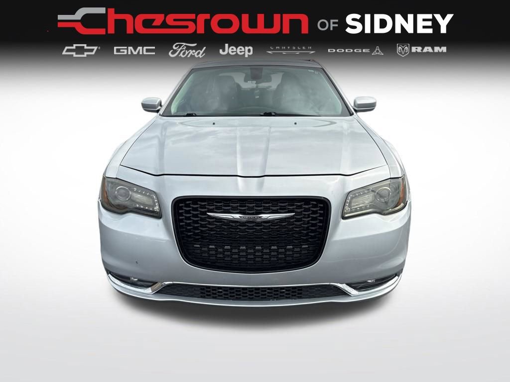 Used 2019 Chrysler 300 Touring L w/ Quick Order Package 22F image 8