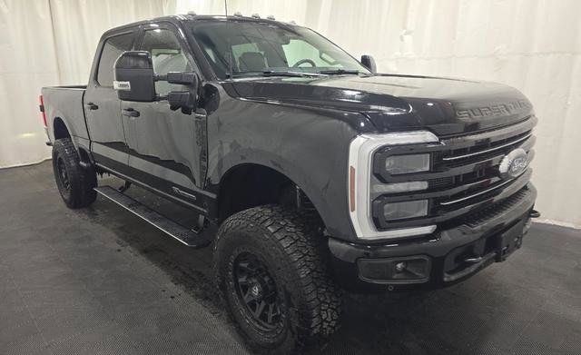 Used 2025 Ford F250 Platinum image 2