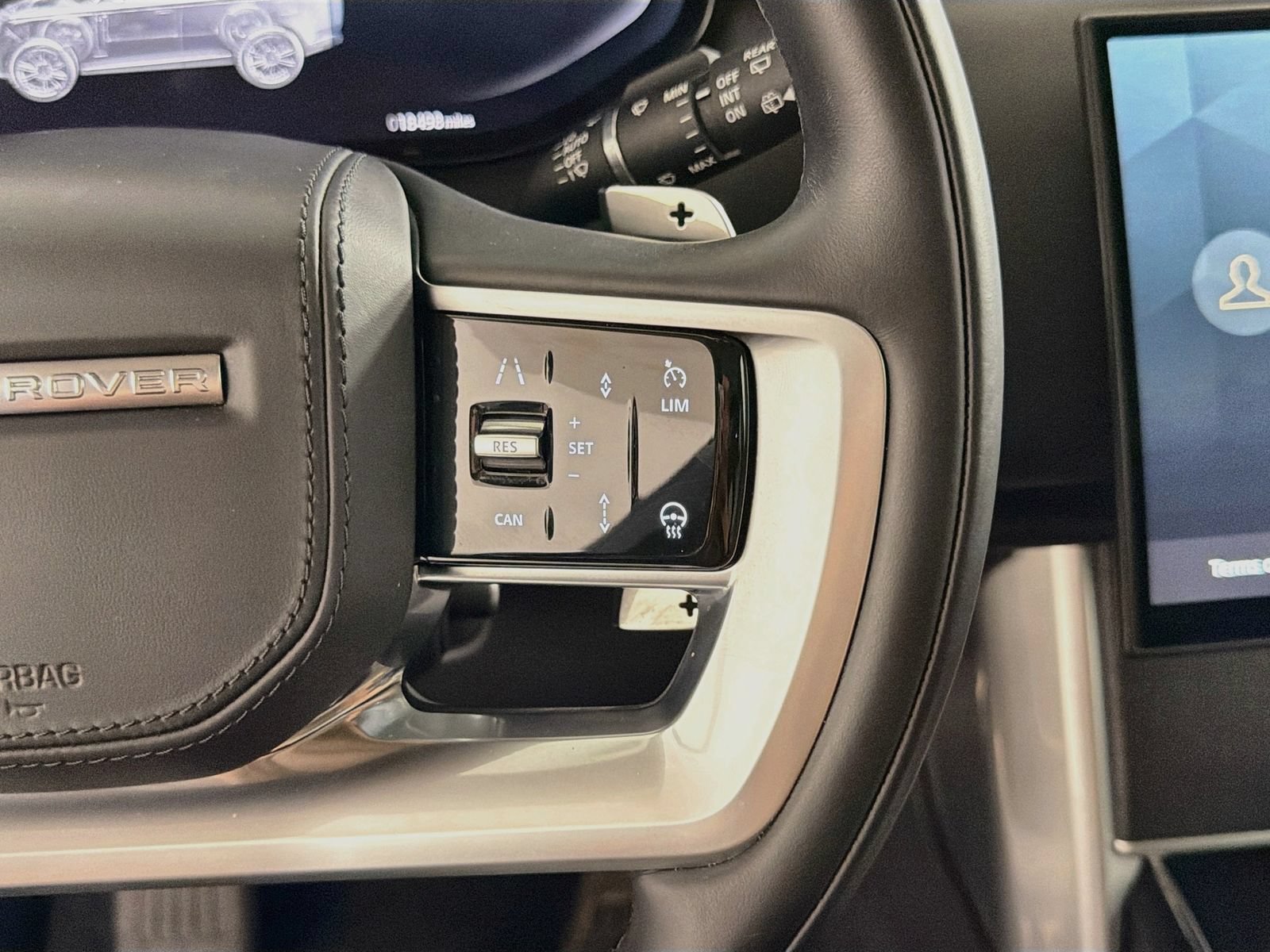 Certified 2025 Land Rover Range Rover SE AWD/4WD image 13