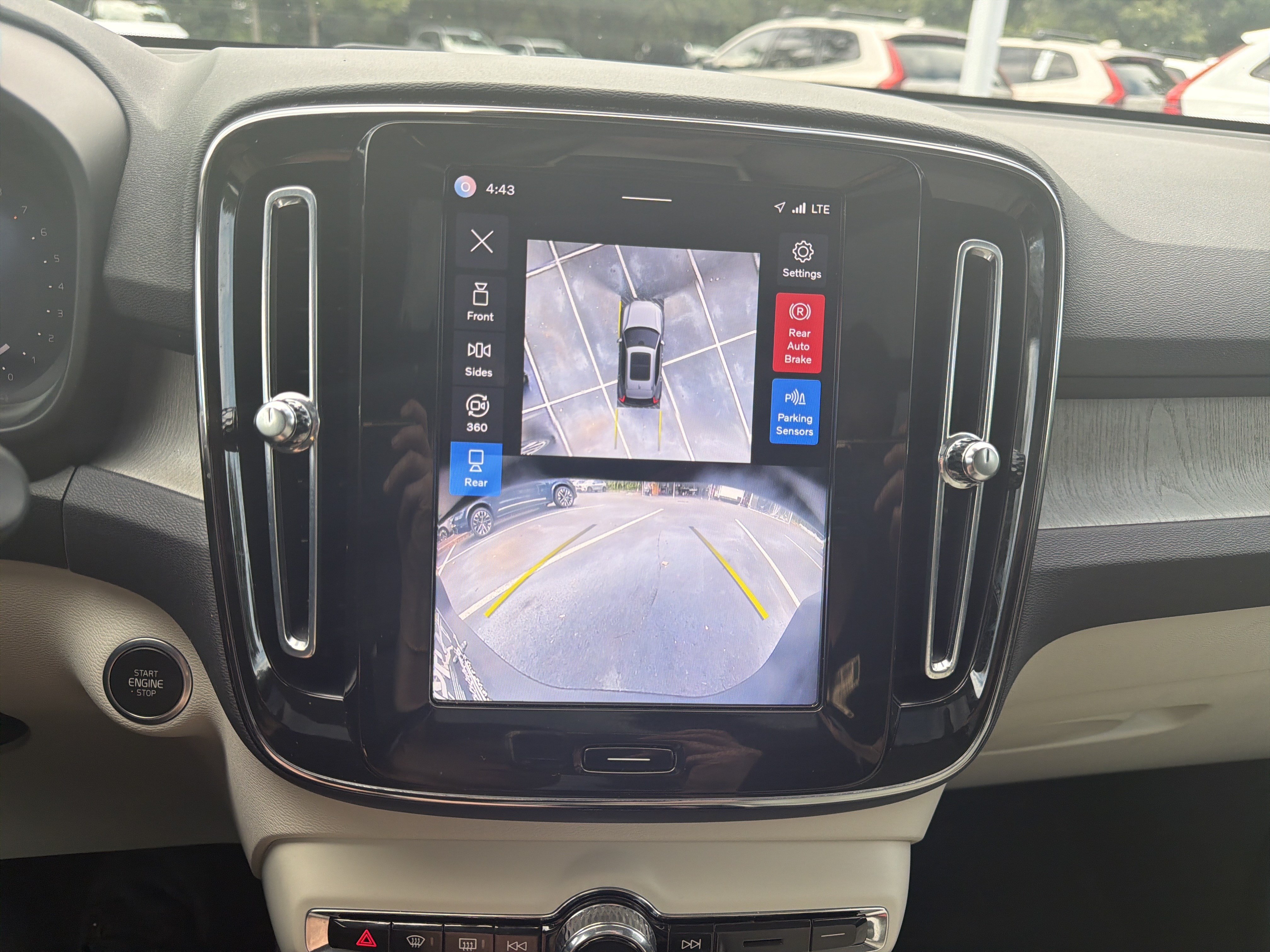 Certified 2025 Volvo XC40 B5 Plus AWD/4WD image 25
