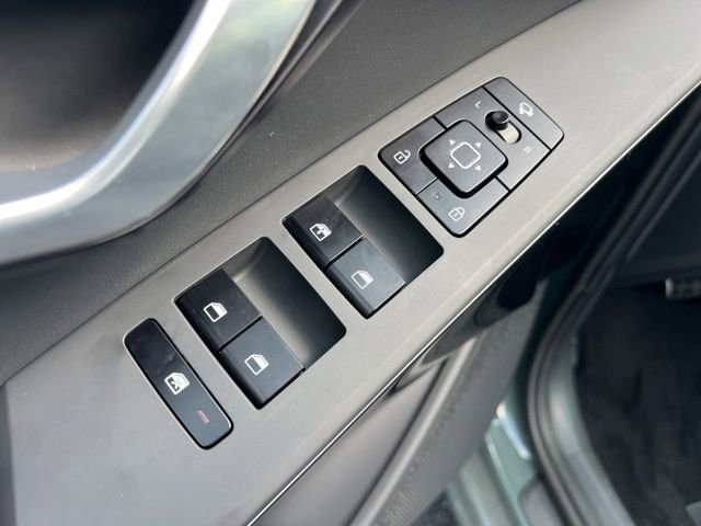 Certified 2024 Kia Niro EX Touring image 33