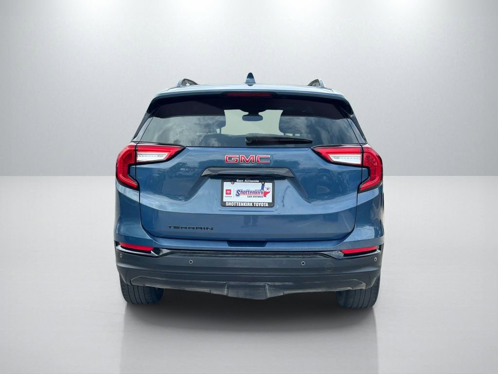 Used 2024 GMC Terrain SLE w/ Driver Convenience Package image 6