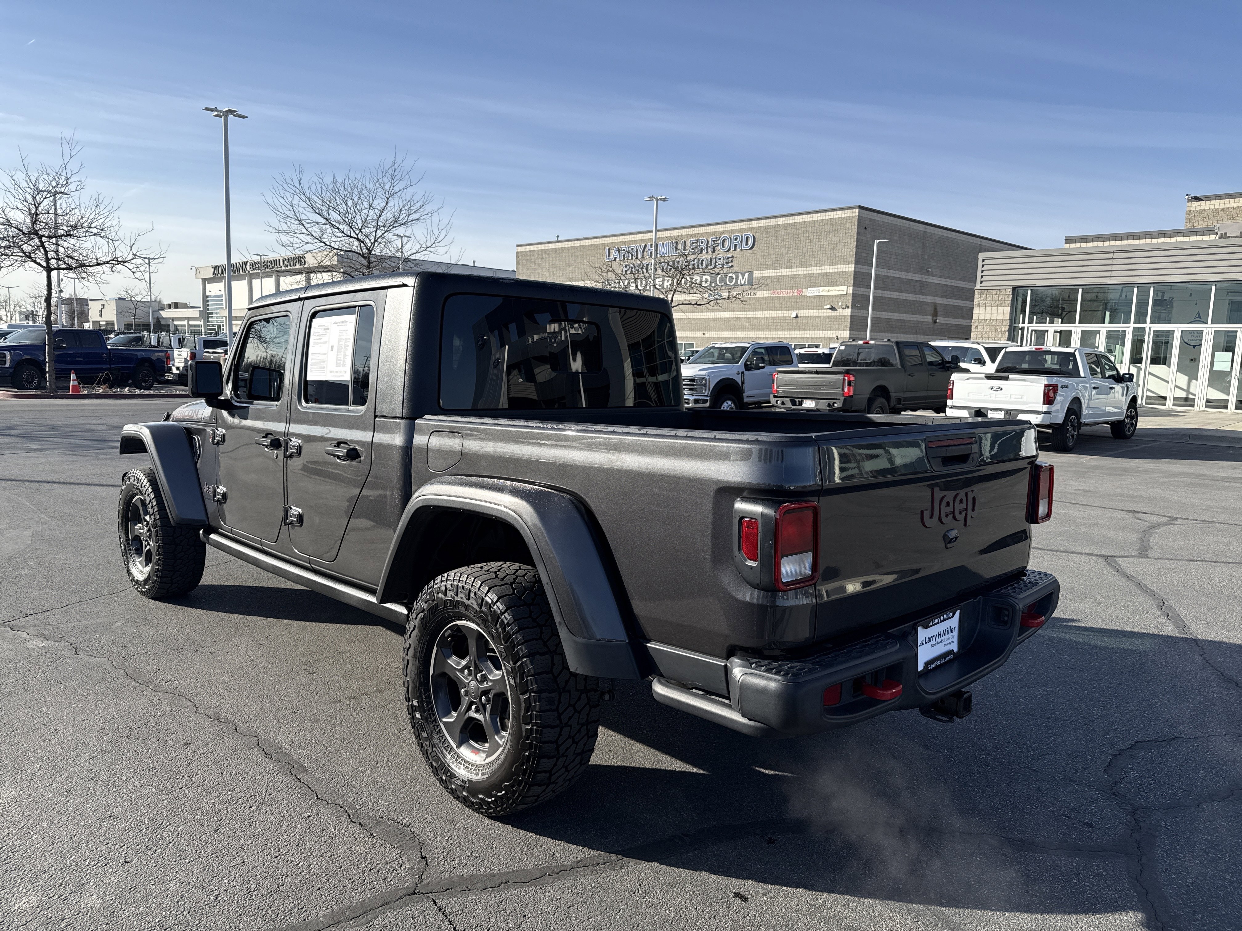Used 2023 Jeep Gladiator Rubicon w/ Cold Weather Group image 3