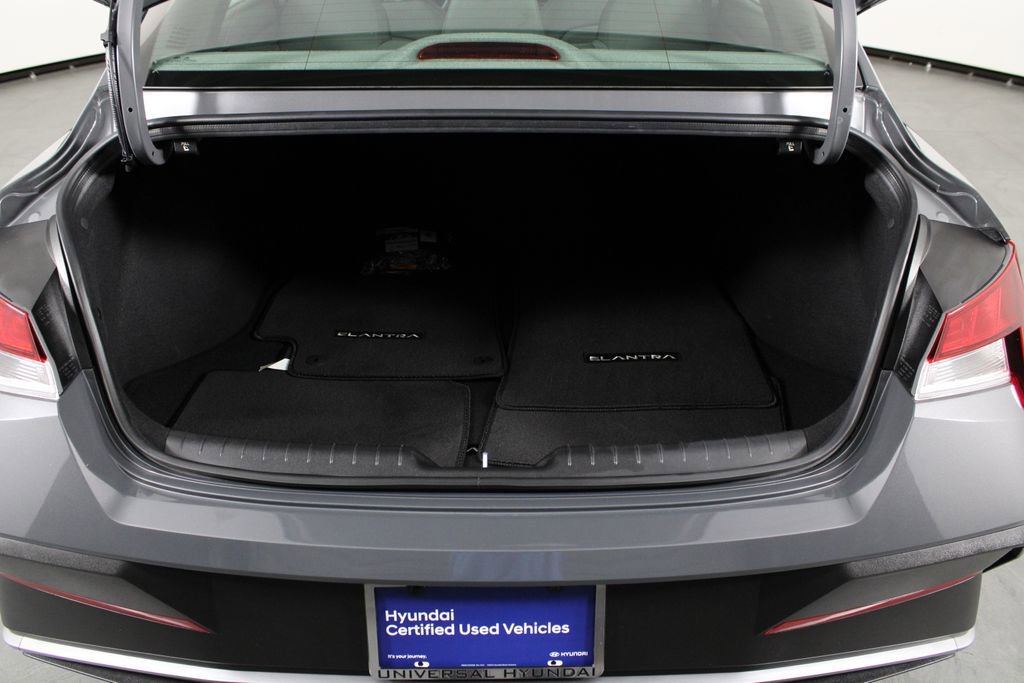 Used 2026 Hyundai Elantra Sport FWD image 18