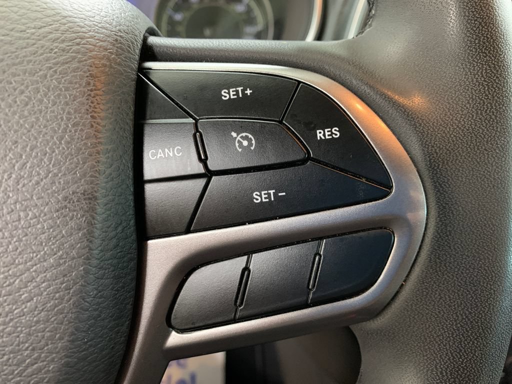 Used 2022 Jeep Cherokee Latitude Lux AWD/4WD image 21