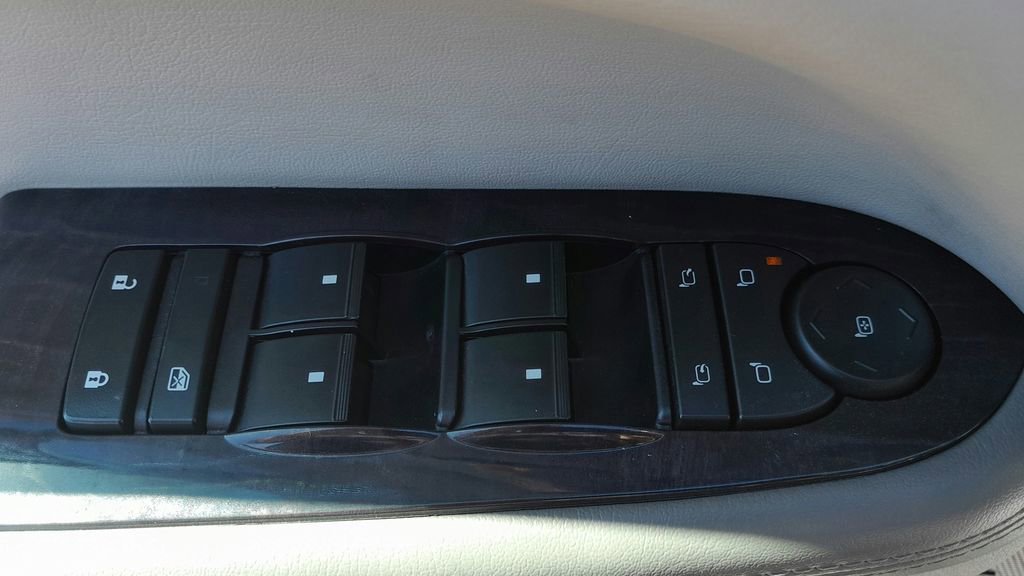 Used 2015 Buick Enclave Premium image 16