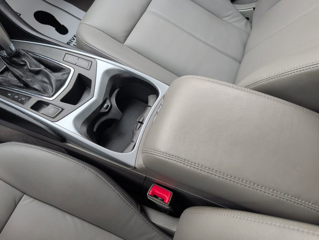 Used 2012 Cadillac SRX FWD image 16