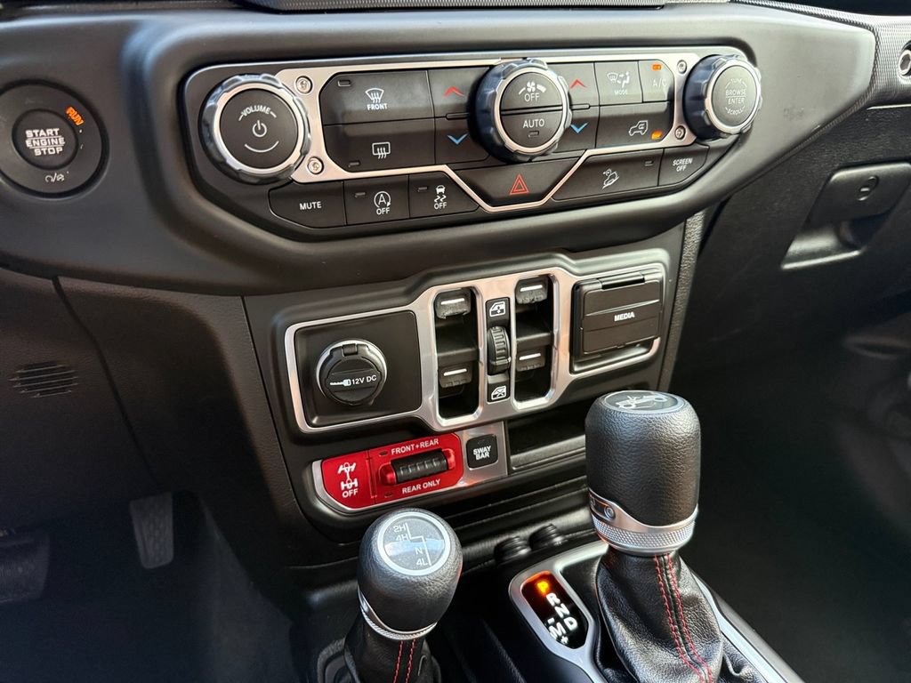 Used 2018 Jeep Wrangler Unlimited Rubicon AWD/4WD image 20