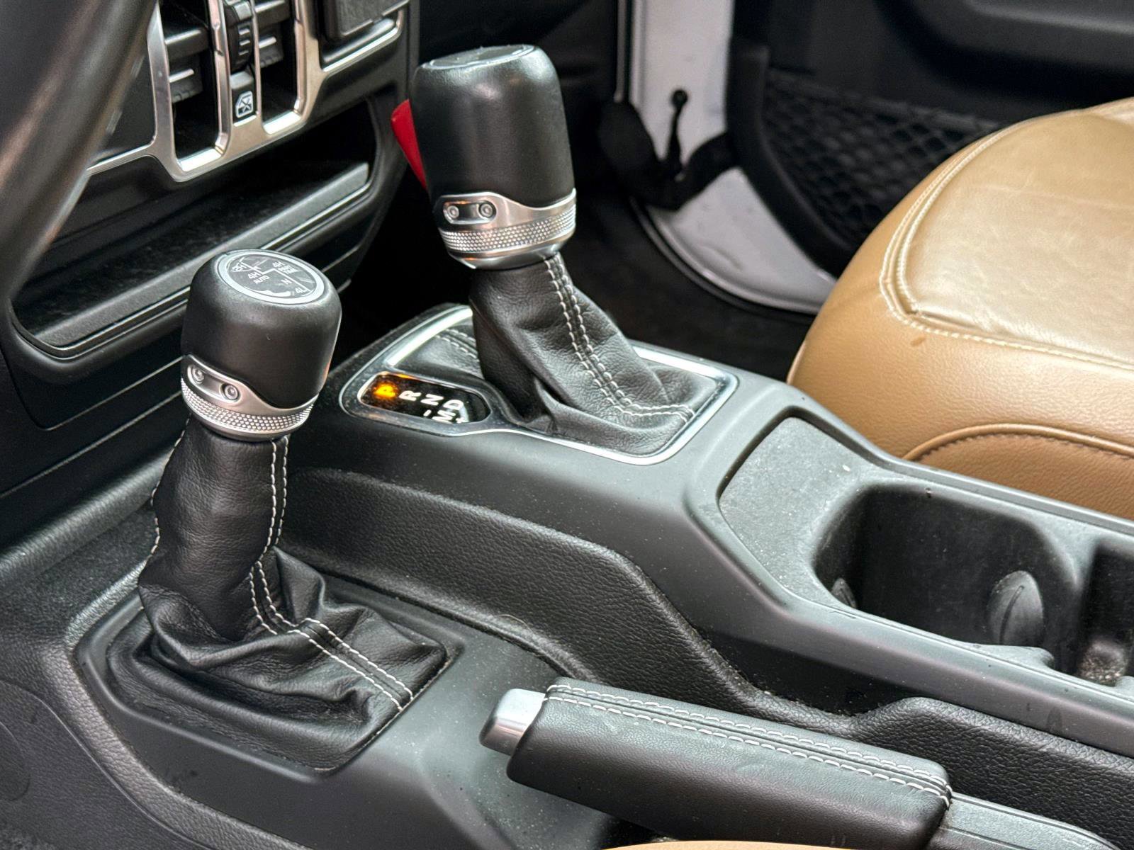 Used 2023 Jeep Wrangler Unlimited Sahara w/ Cold Weather Group image 15