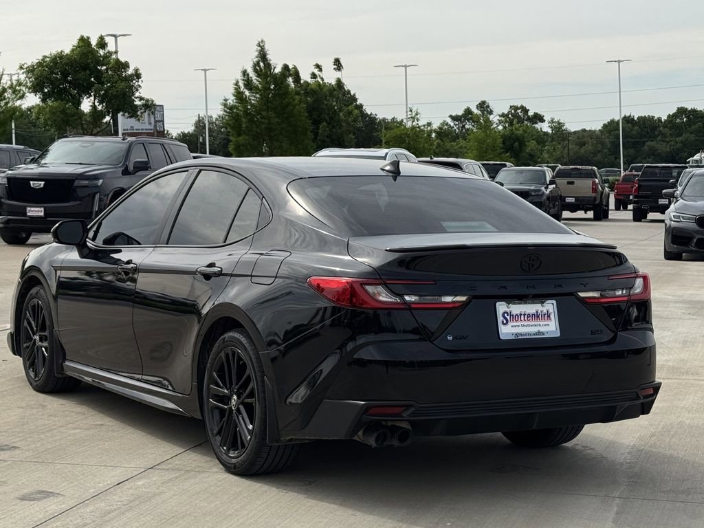 Used 2025 Toyota Camry SE FWD image 4
