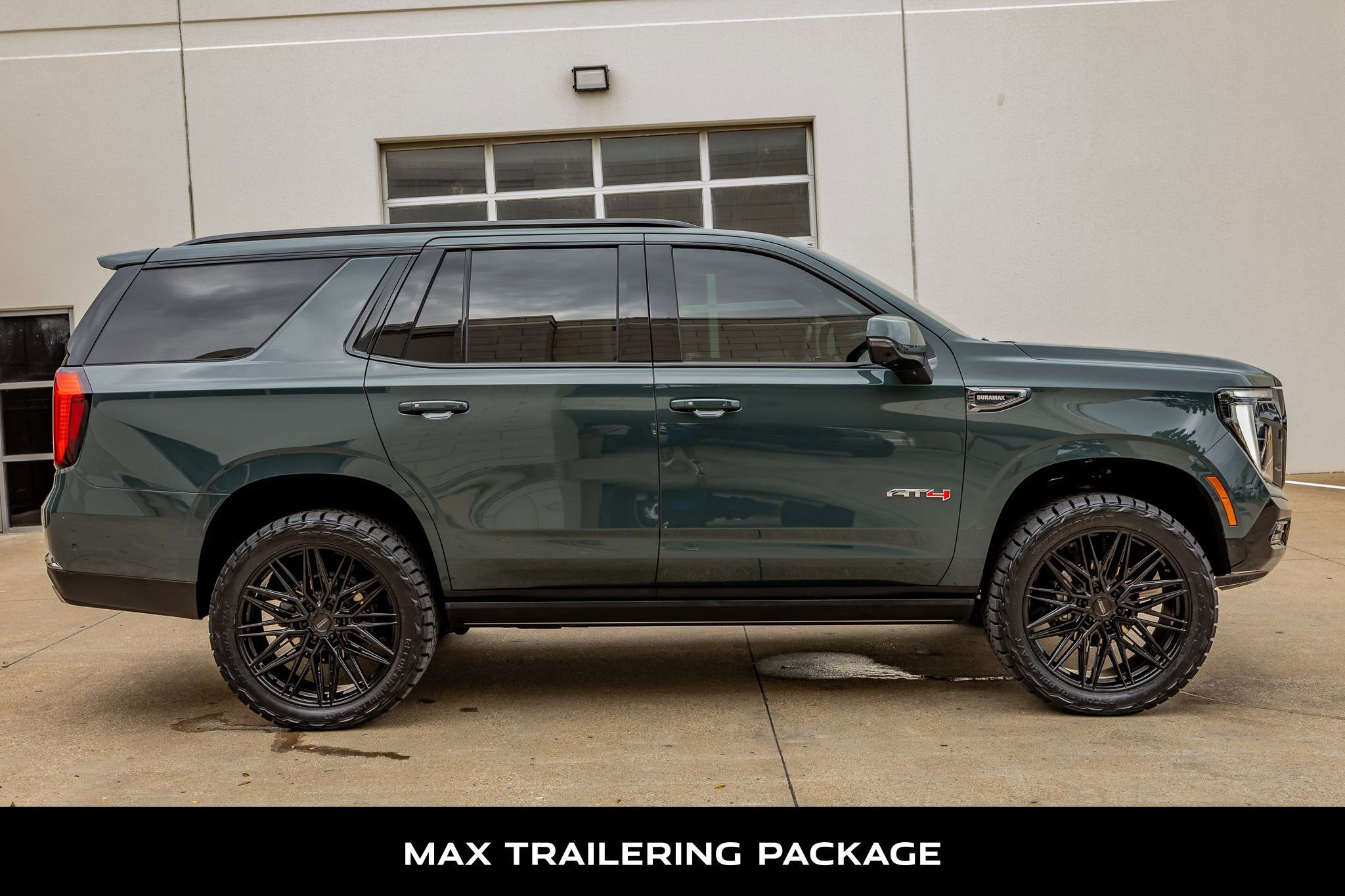 Used 2025 GMC Yukon AT4 w/ AT4 Premium Plus Package image 11