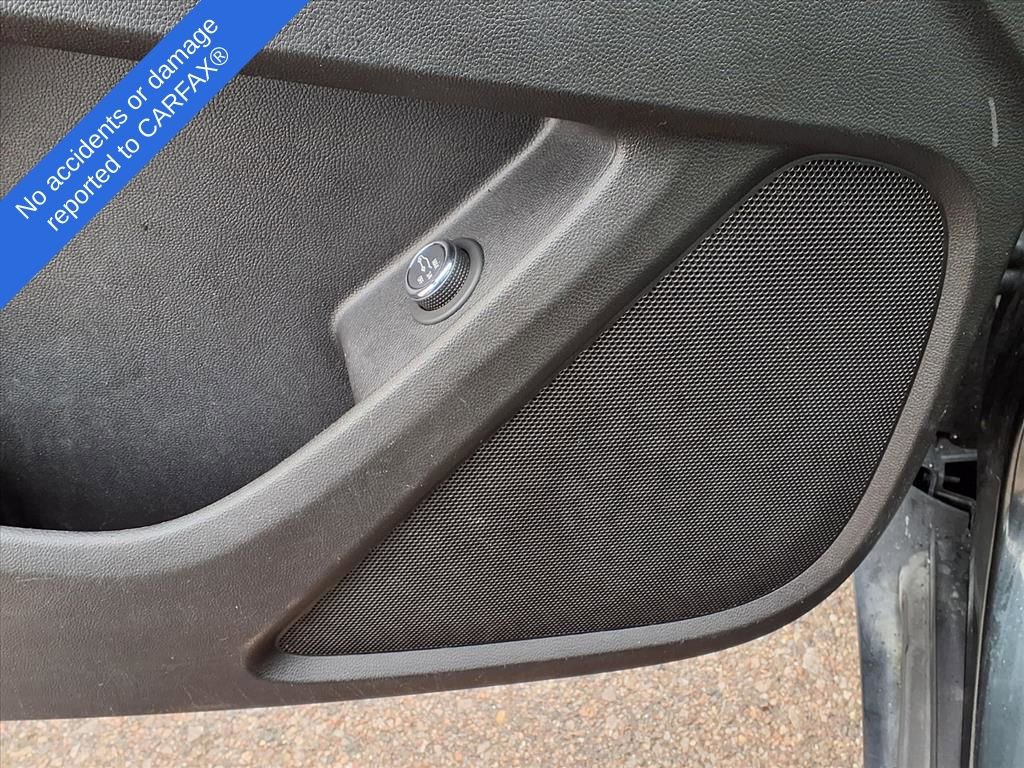 Used 2020 Chevrolet Traverse LT w/ Driver Confidence II Package image 17