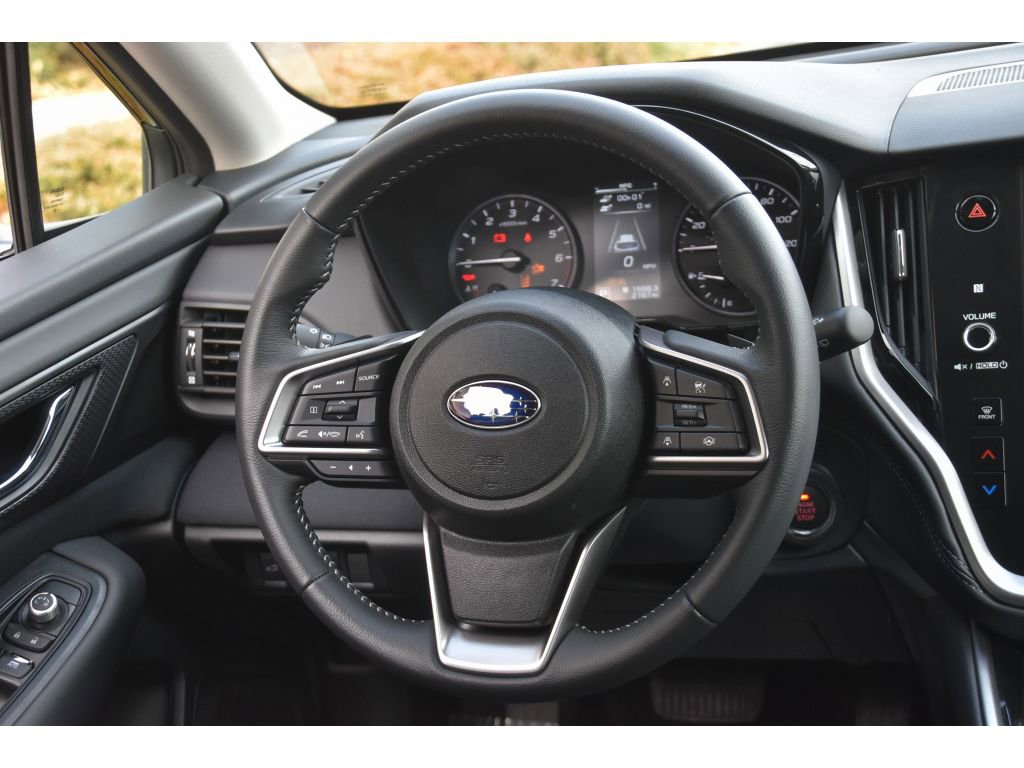 Certified 2025 Subaru Outback Premium image 16