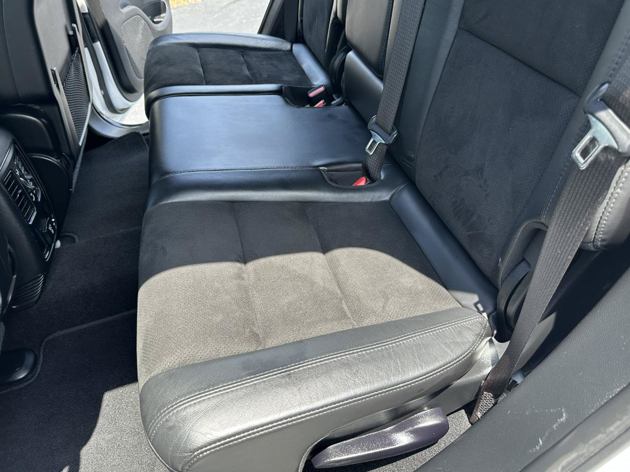 Used 2021 Jeep Grand Cherokee Laredo X AWD/4WD image 32
