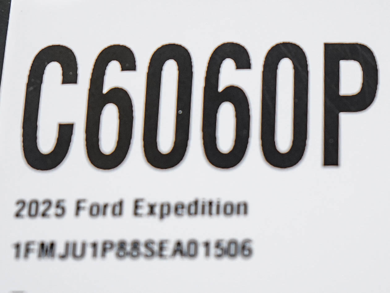 Used 2025 Ford Expedition King Ranch AWD/4WD image 30
