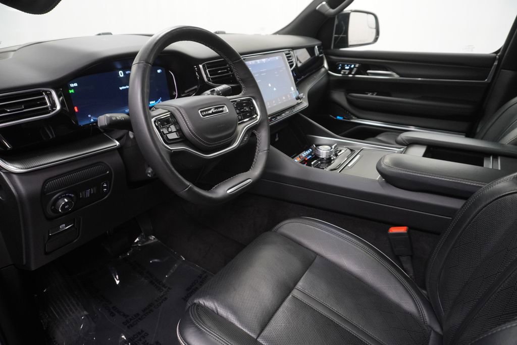 Certified 2025 Jeep Grand Wagoneer L Series II Obsidian w/ Quick Order Packagew 28T AWD/4WD image 17