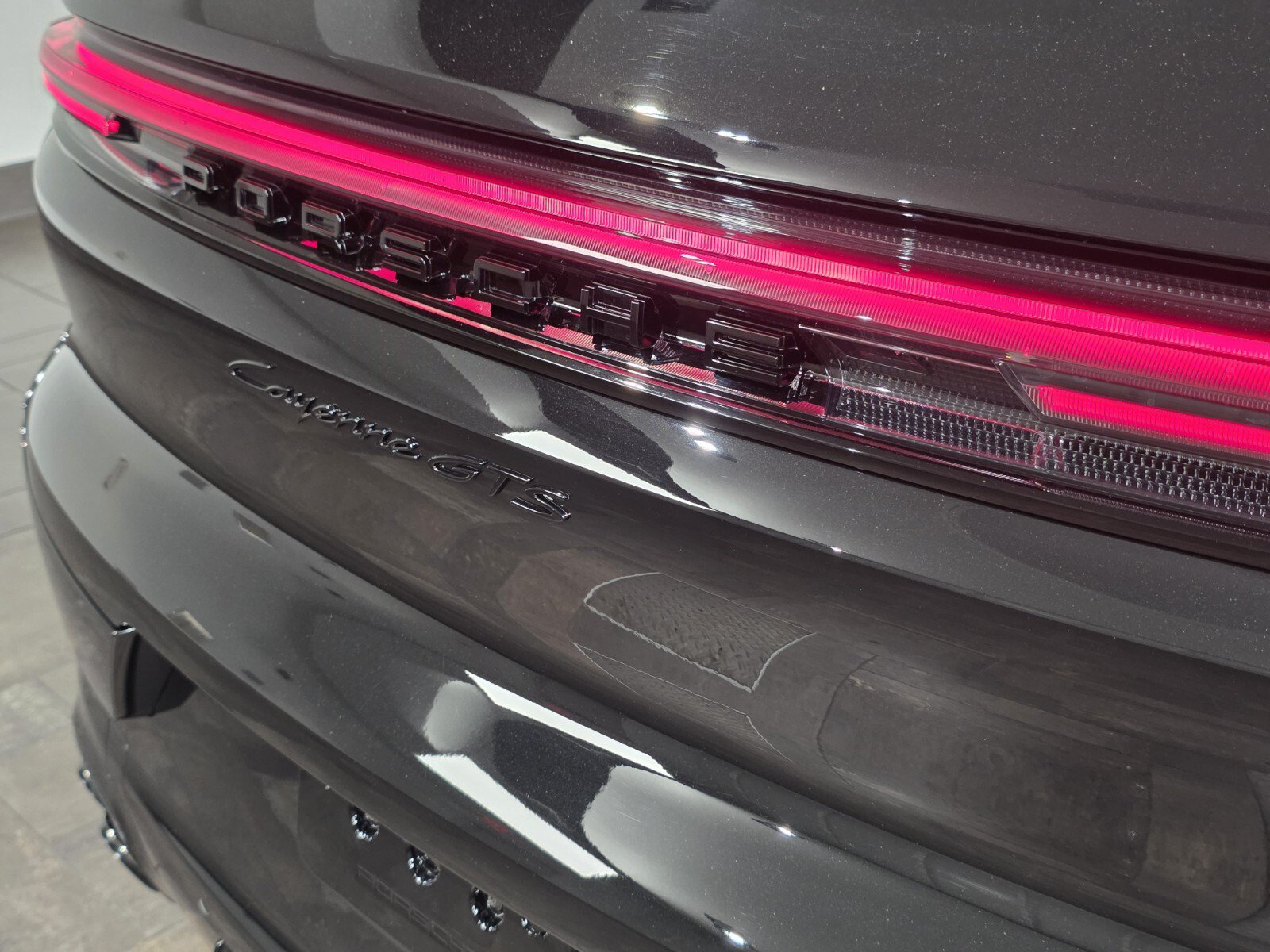 Used 2025 Porsche Cayenne GTS AWD/4WD image 13