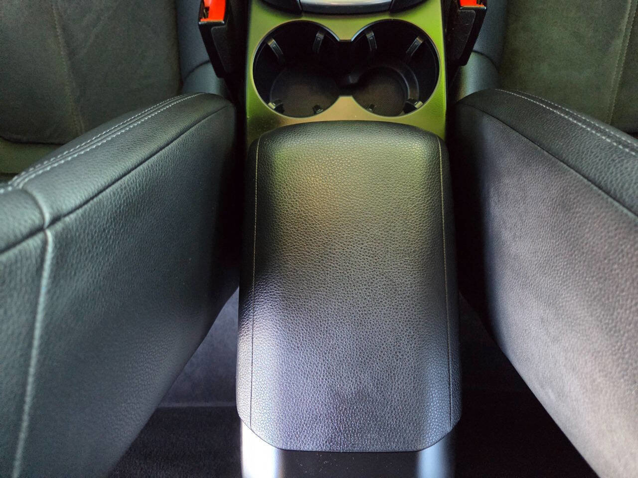 Used 2017 Porsche Macan Base AWD 4dr SUV image 32