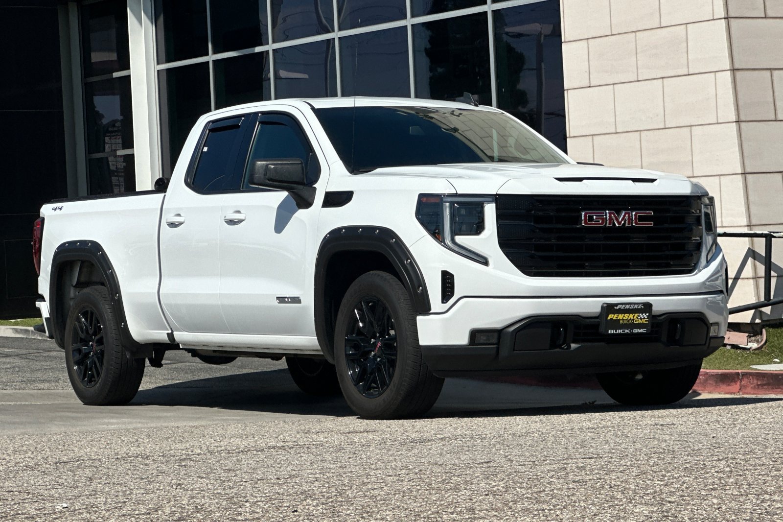Used 2023 GMC Sierra 1500 Elevation AWD/4WD image 2