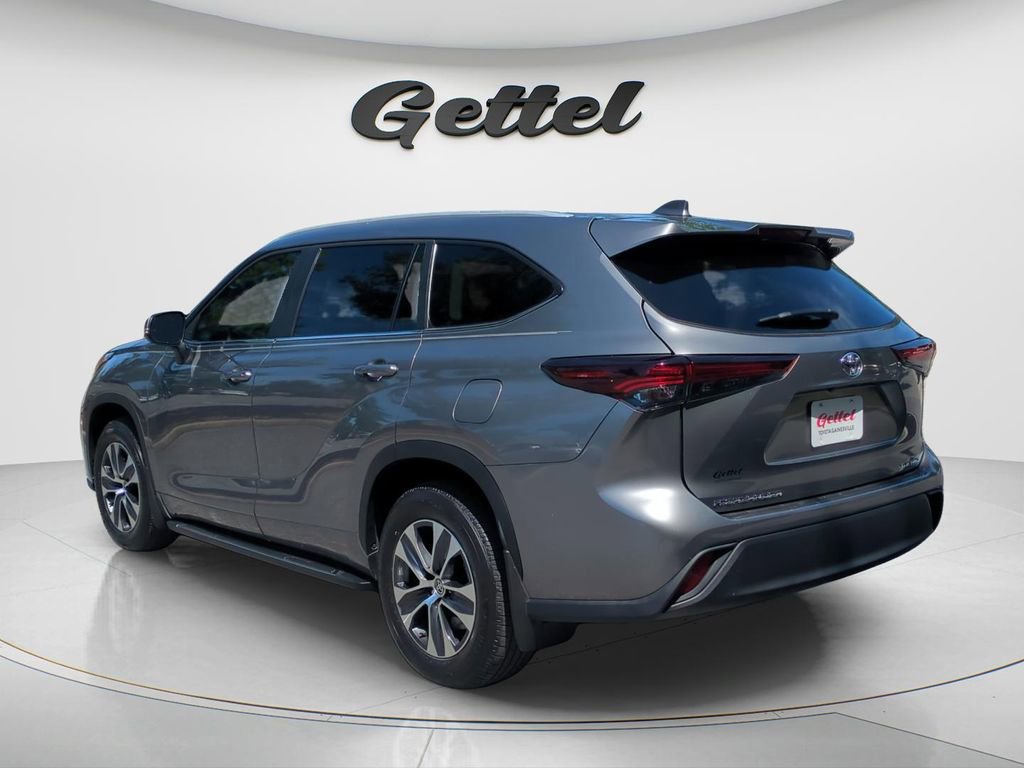 Certified 2026 Toyota Highlander XLE image 7