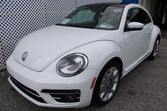 Used 2019 Volkswagen Beetle 2.0T SE w/ SE Premium Package FWD image 34