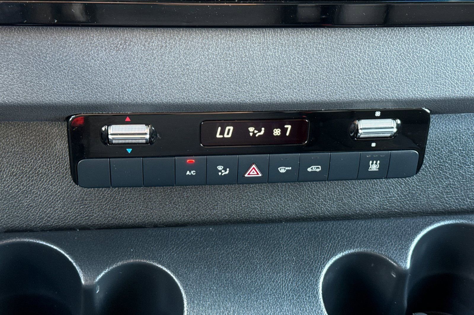 Used 2024 Mercedes-Benz eSprinter 170 Cargo image 21