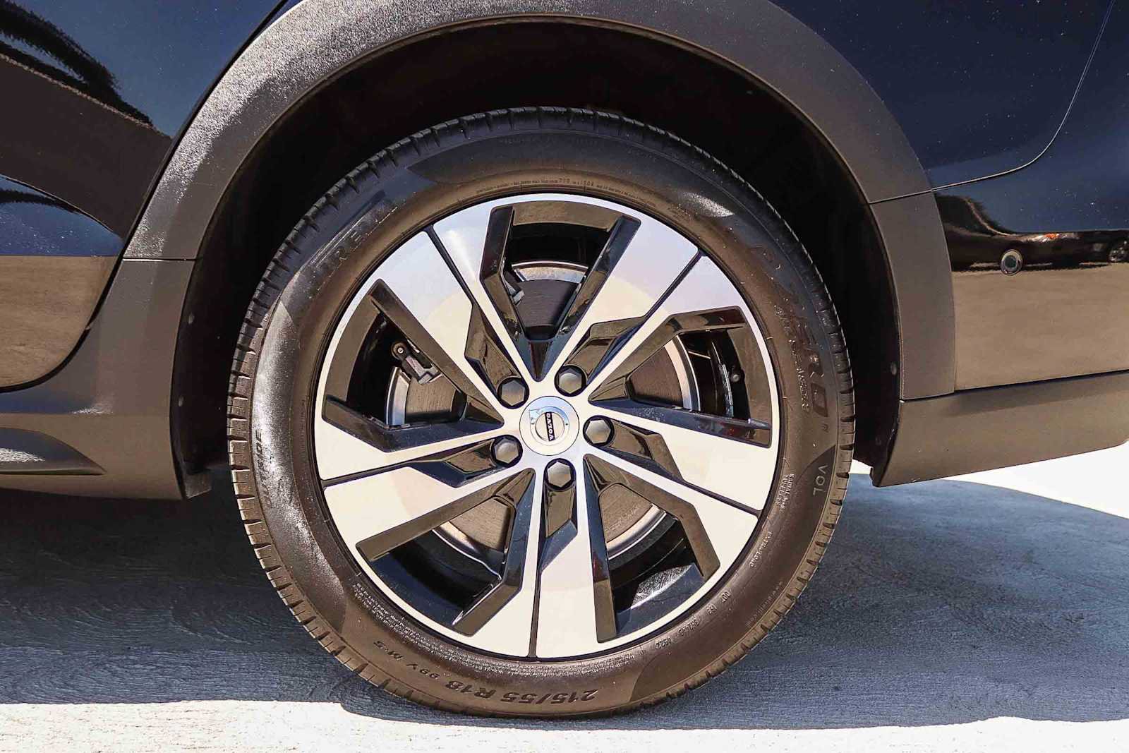 Used 2023 Volvo V60 B5 Cross Country Plus AWD/4WD image 13