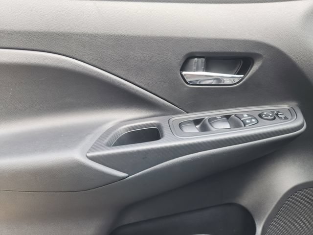 Used 2025 Nissan Versa SV FWD image 17