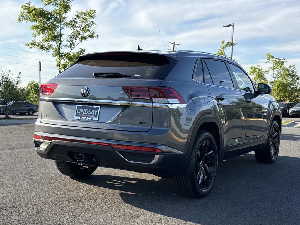 Used 2023 Volkswagen Atlas Cross Sport SE w/ Black Wheel Package AWD/4WD image 3