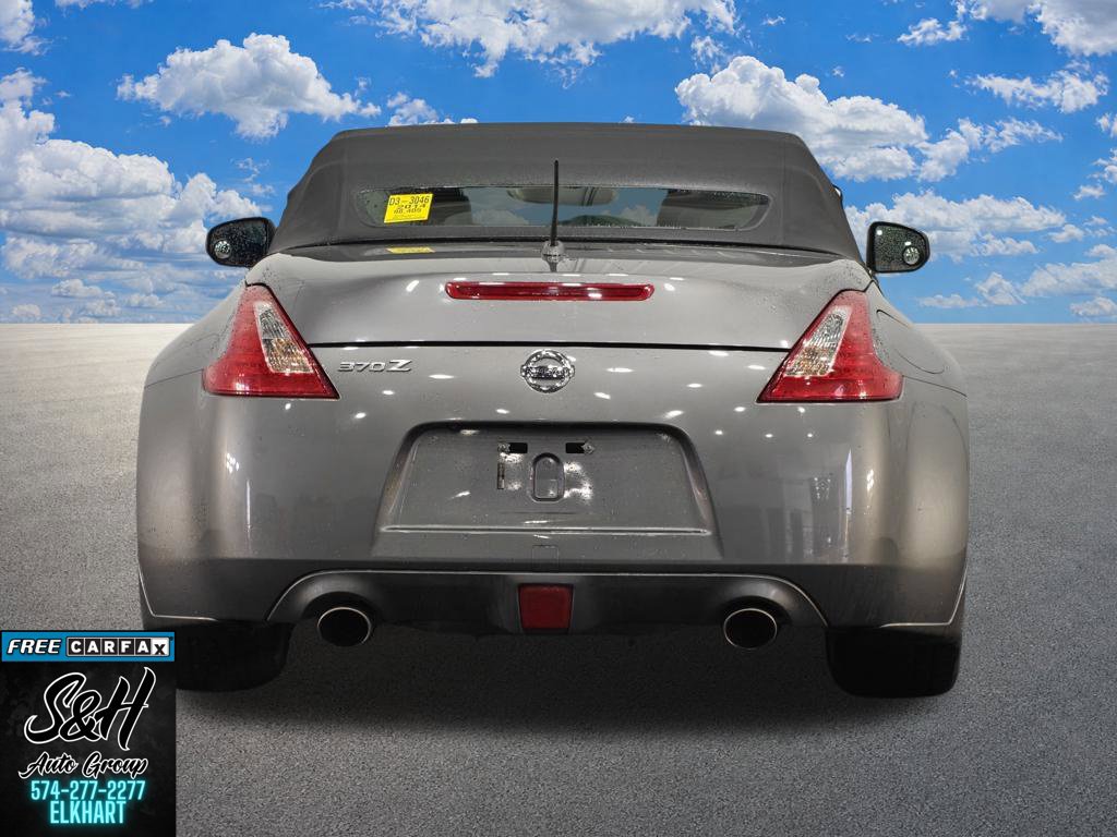 Used 2014 Nissan 370Z Touring w/ Sport Package RWD image 17