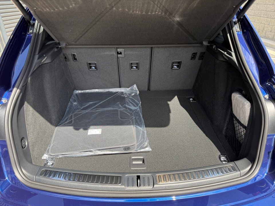 New 2026 Porsche Macan Turbo image 17