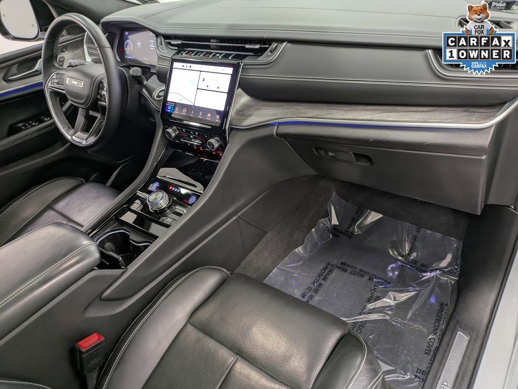 Used 2022 Jeep Grand Cherokee Overland w/ Luxury Tech Group IV AWD/4WD image 30