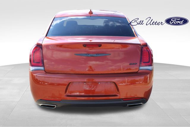 Used 2021 Chrysler 300 Touring w/ Sport Appearance Package image 6