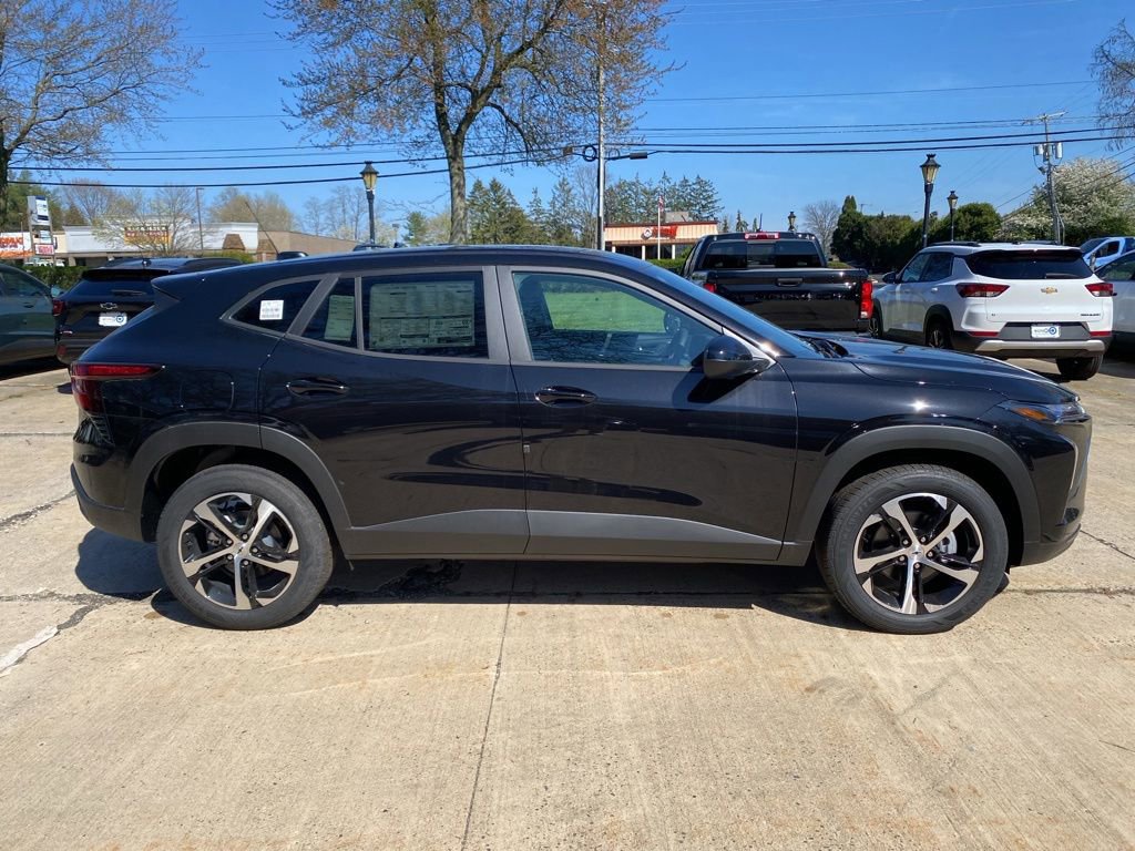 New 2026 Chevrolet Trax RS w/ Driver Confidence Package FWD image 2