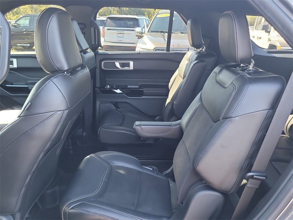 Certified 2022 Ford Explorer ST w/ ST Street Pack image 11