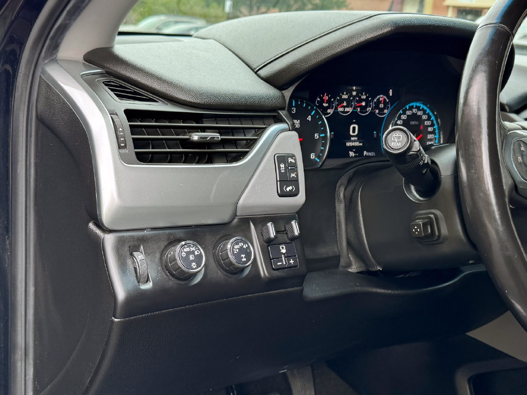 Used 2017 Chevrolet Suburban LT w/ Luxury Package AWD/4WD image 18